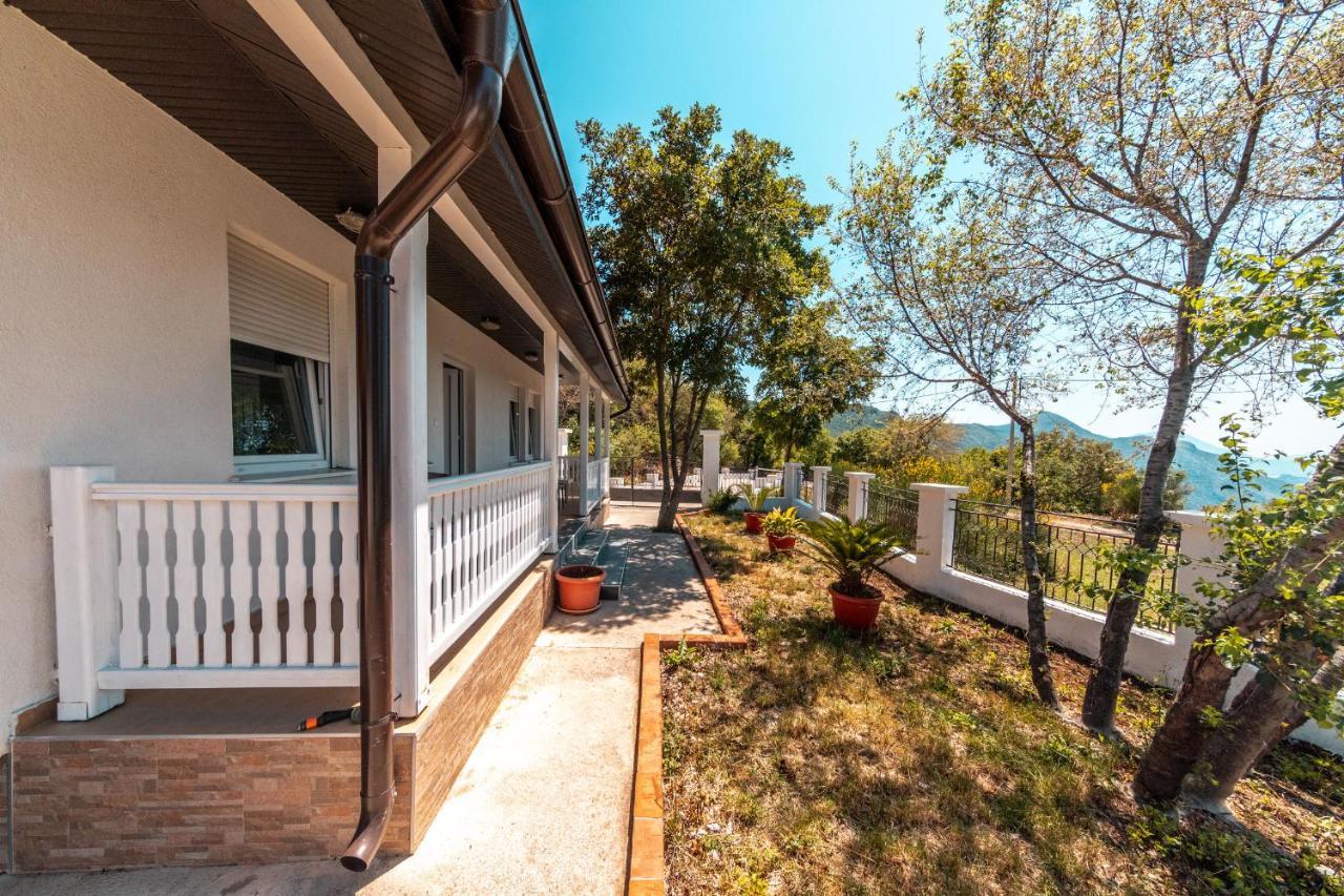 Holiday Home Marija Будва Екстер'єр фото